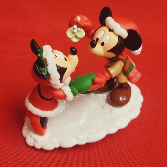 Hallmark Disney Mistletoe Time Mickey & Minnie 2003 - Picture 7 of 12